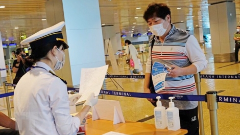 THỜI SỰ 18H CHIỀU 28/2/2020: Chính phủ quyết định tạm dừng miễn thị thực với công dân Hàn Quốc từ 0 giờ ngày 29/2/2020 để phòng, chống dịch COVID-19.