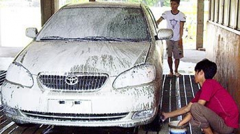 Bạn hữu đường xa: Chống virus corona: Vệ sinh xe sau mỗi chuyến chở khách (6/2/2020)