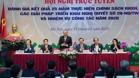 THỜI SỰ 12H TRƯA 15/2/2020: Thủ tướng chủ trì Hội nghị trực tuyến toàn quốc đánh giá kết quả 25 năm thực hiện chính sách Bảo hiểm xã hội, Bảo hiểm y tế.