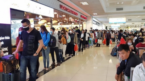 THỜI SỰ 18H CHIỀU 18/3/2020: Hôm nay, hàng nghìn hành khách các chuyến bay quốc tế đến sân bay Nội Bài (Hà Nội) được lấy mẫu xét nghiệm ca bệnh