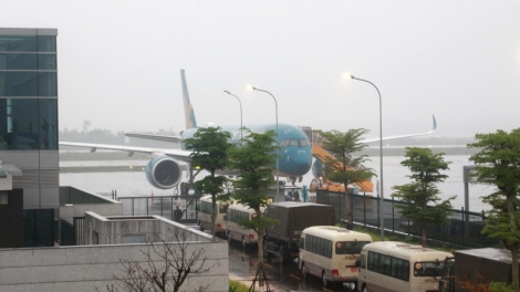 3 chuyến bay đưa người Việt từ châu Âu về nước hạ cánh ở Sân bay Vân Đồn (16/3/2020)