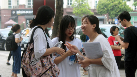 Kỳ thi tuyển sinh vào lớp 10 Hà Nội năm học 2020-2021: Băn khoăn giữ hay giảm môn thi thứ 4 (27/3/2020)