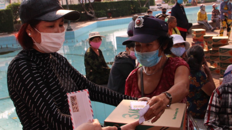 Không quên trợ giúp người yếu thế (3/4/2020)