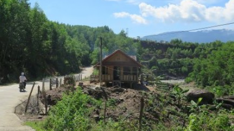 Quảng Ngãi: Hàng trăm hộ đồng bào nghèo bị ăn chặn tiền hỗ trợ (28/4/2020)