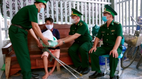 Bộ đội biên phòng chống dịch bệnh COVID-19 ở khu vực biên giới biển (13/4/2020)