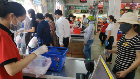 Đắk Lắk: Tâm lý chủ quan, phố phường đông đúc, cửa hàng, quán  mở cửa trở lại (9/4/2020)