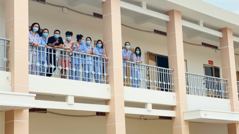 Những câu chuyện xúc động khó quên tại khu cách ly tập trung (1/4/2020)