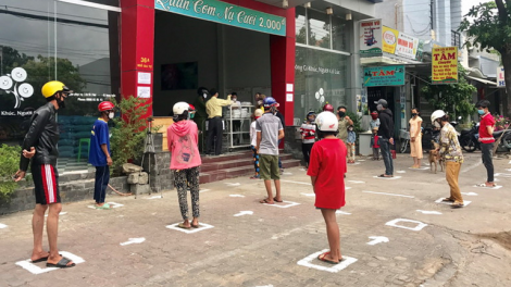 Dịch bệnh COVID-19: Những câu chuyện cảm động, nhắc nhớ chúng ta sống có trách nhiệm hơn với cộng đồng (19/4/2020)