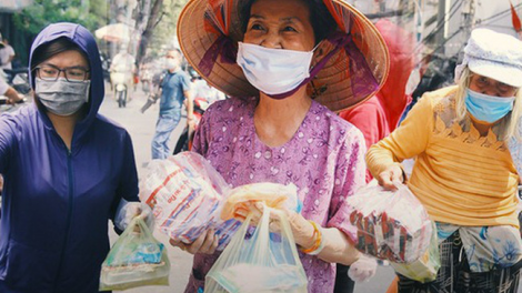 Cần quan tâm người nghèo trong 15 ngày cách ly xã hội (3/4/2020)