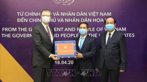 THỜI SỰ 21H30 ĐÊM 16/4/2020: Việt Nam trao vật tư y tế phòng, chống dịch Covid-19 tặng các nước Nhật Bản, Hoa Kỳ và Nga
