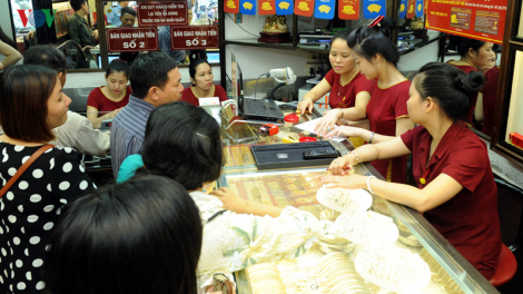 Giá vàng lên xuống thất thường, người dân không nên đầu cơ (3/4/2020)