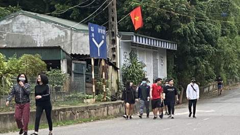 THỜI SỰ 18H CHIỀU 6/4/2020: Cách ly xã hội bước sang ngày thứ 6, Thủ tướng Nguyễn Xuân Phúc nhấn mạnh sự chấp hành của người dân là yếu tố quan trọng nhất.