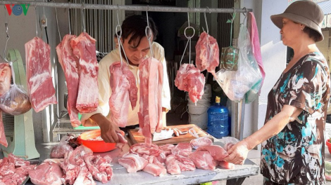 Ngược với lệnh giảm, vì sao thịt lợn lại tăng cao "ngất ngưởng"? (22/4/2020)
