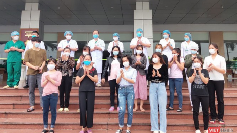 Hà Nội thêm 17 bệnh nhân Covid 19 ra viện: Chúng ta có quyền lạc quan trong điều trị (17/4/2020)