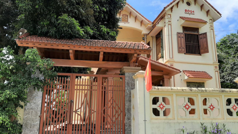 THỜI SỰ 18H CHIỀU 23/5/2020: Thanh Hóa phát hiện nhiều hộ khá giả vẫn được nhận tiền hỗ trợ khó khăn do đại dịch COVID-19, trong đó có những gia đình có họ hàng với Chủ tịch và Phó Chủ tịch UBND xã Yên Thọ.