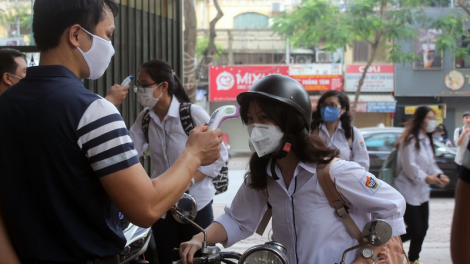 Học sinh Hà Nội vui trở lại trường sau kỳ nghỉ dài (4/5/2020)
