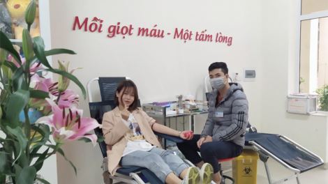 Tự hào tinh thần hiến máu tình nguyện của bạn Hà Thanh Tuyền, sinh viên trường Đại học Hà Nội (12/5/2020)