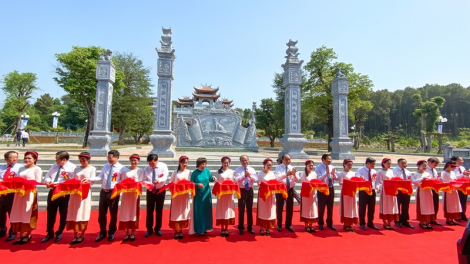 THỜI SỰ 18H CHIỀU 16/5/2020: Thủ tướng Nguyễn Xuân Phúc dự lễ khánh thành đền thờ gia tiên Chủ tịch Hồ Chí Minh, tại quần thể Di tích Quốc gia đặc biệt - Khu di tích Kim Liên