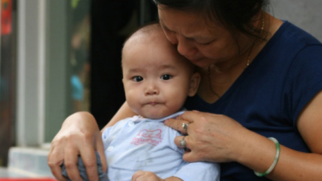 Ông bà có nên trông cháu cho con cái khi về già? (7/5/2020)