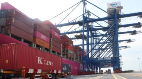 Cảng Container quốc tế Tân Cảng Hải Phòng đón tàu siêu trọng tải (20/5/2020)