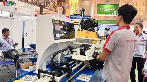 Đổi mới phương thức kinh doanh để vực dậy và phát triển sau khi hết dịch (4/5/2020)
