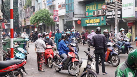 Hà Nội: nhộn nhịp lao động tự do quay trở lại thành phố (9/5/2020)