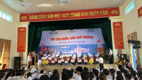 “Em yêu biển, đảo quê hương” – nâng cao hiểu biết về biển, đảo đến các em học sinh (30/5/2020)