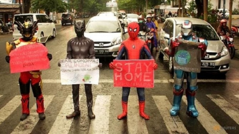 Indonesia xuất hiện những "siêu anh hùng" chống dịch Covid-19 (4/5/2020)