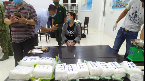 THỜI SỰ 18H CHIỀU 15/6/2020: Triệt phá thành công vụ buôn bán ma túy xuyên quốc gia từ Campuchia vào Việt Nam với số lượng lên tới 30kg.