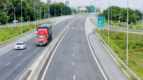 Doanh nghiệp đi trên cao tốc EVFTA bằng phương tiện gì? (12/6/2020)