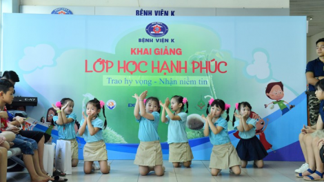 "Lớp học hạnh phúc" dành cho bệnh nhi ung thư. (27/06/2020)
