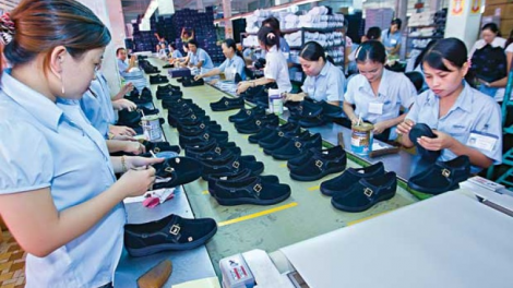 Cần cơ chế hỗ trợ doanh nghiệp và người lao động ngành dệt may, da giày (23/6/2020)