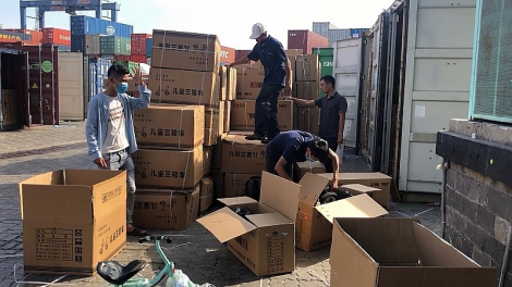 TPHCM: Quản lý thị trường tịch thu gần 400 đơn vị sản phẩm thuộc danh mục hàng hóa cấm nhập khẩu (2/7/2020)
