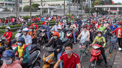 THỜI SỰ 12H TRƯA 7/7/2020: Tổng Liên đoàn LĐ Việt Nam kiến nghị không thu thuế thu nhập cá nhân 10% với khoản tiền doanh nghiệp hỗ trợ người lao động
