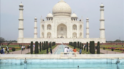 Ấn Độ mở cửa lại đền Taj Mahal, bất chấp đại dịch Covid-19 vẫn diễn biến phức tạp (6/7/2020)