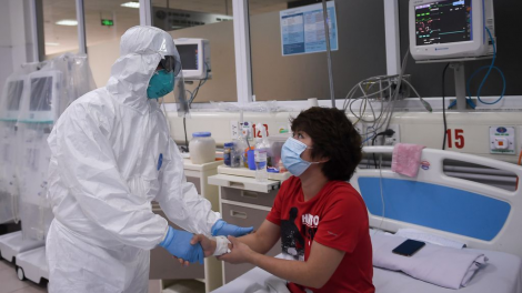 Họp Ban chỉ đạo Quốc Gia: Virus mới khiến 1 bệnh nhân nhiễm COVID-19 có thể lây cho 5-6 người (2/8/2020)