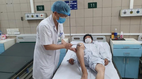 THỜI SỰ 21H30 ĐÊM 13/8/2020: Bệnh viện Bạch Mai kêu gọi người lao động làm việc trong môi trường độc hại như tái chế nhựa, khai khoáng... khẩn trương kiểm tra sức khỏe để sàng lọc và phát hiện nhanh nguy cơ nhiễm độc thiếc
