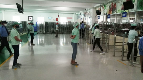 Đà Nẵng: 77.000 công nhân vẫn đi làm, khi dịch bệnh diễn biến phức tạp (3/8/2020)