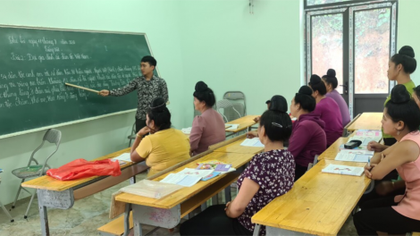 Loạt bài “Gieo chữ là gieo hy vọng”, Bài 1: "Học trò là bà, là mẹ, thầy là con" (26/8/2020)