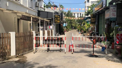 TP. Hội An phát thực phẩm đến từng hộ trong khối phố bị phong tỏa (5/8/2020)