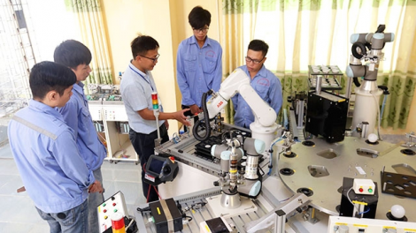 Phấn đấu tăng tỷ lệ học sinh đăng ký dự tuyển vào trường nghề (11/9/2020)