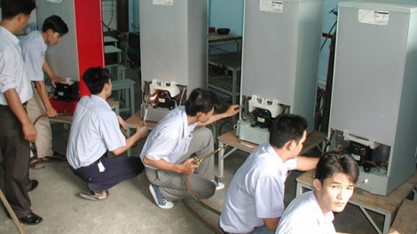 Học nghề điện lạnh: việc làm sẵn, thu nhập cao (6/9/2020)