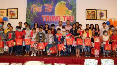 Cần Thơ: "Tết Trung thu" ấm áp, nghĩa tình đến với nhiều trẻ em có hoàn cảnh đặc biệt khó khăn (27/9/2020)