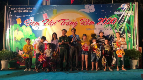 Đắk Lắk: Mang Trung thu đến với trẻ em nghèo (29/9/2020)