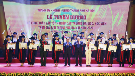 Hà Nội: tuyên dương 88 thủ khoa xuất sắc tốt nghiệp đại học (7/9/2020)