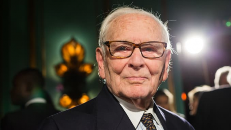 Pierre Cardin qua đời ở tuổi 98: Nhà thiết kế thời trang của tương lai