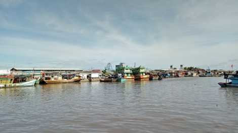Những vướng mắc cần tháo gỡ trong xử phạt các hành vi vi phạm khai thác thủy sản bất hợp pháp (13/11/2020)