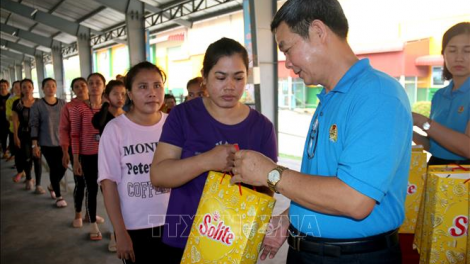 THỜI SỰ 6H SÁNG 24/01/2021: Nhiều địa phương, doanh nghiệp chăm lo đời sống vật chất và tinh thần của người lao động khi Tết Nguyên đán cận kề.