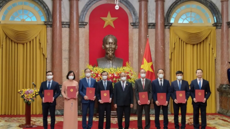 THỜI SỰ 18H CHIỀU 21/10/2021: Chủ tịch nước giao nhiệm vụ cho các Đại sứ Việt Nam nhận nhiệm vụ ở nước ngoài
