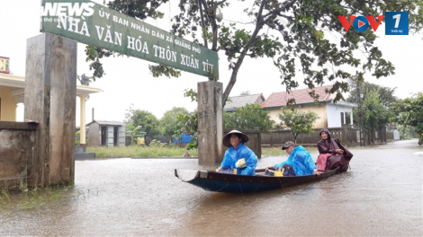 THỜI SỰ 18H CHIỀU 17/10/2021: Mưa lớn nhiều nơi ở miền Trung-Tây Nguyên khiến nước sông dâng nhanh, giao thông chia cắt